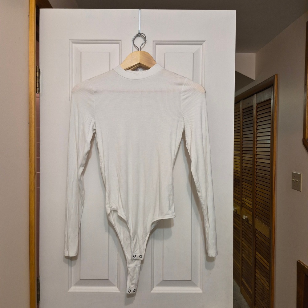 Hollister Women White Ribbed Mock Neck Long Sleeve Bodysuit Small Snap Bottom